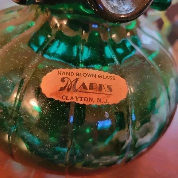 Vintage Marks Hand Blown Green Glass Ruffled Vase - Picture 2 of 4